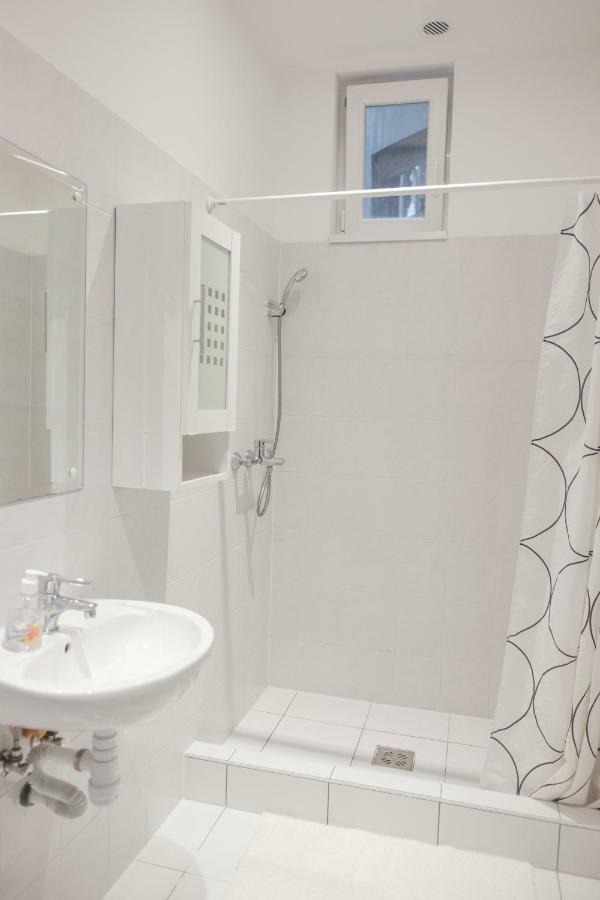 Апартаменти Jozsef Krt 3 Apartment - Near Corvin *